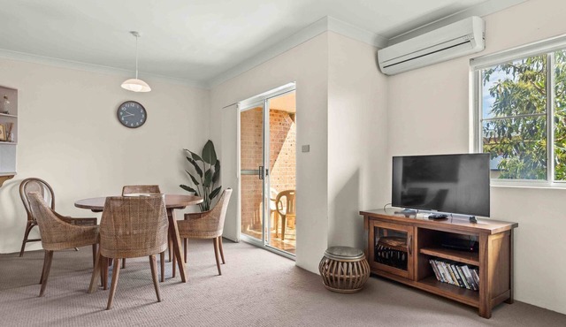 St James 6 in Tuncurry