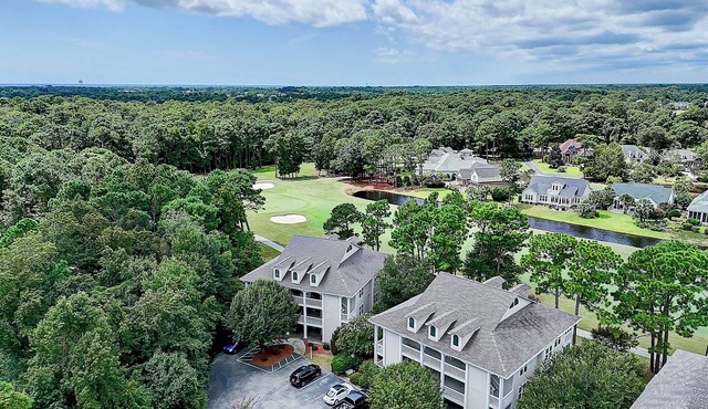 St James Hideaway: Charming 2-bedroom condo with WiFi, AC in lovely Southport