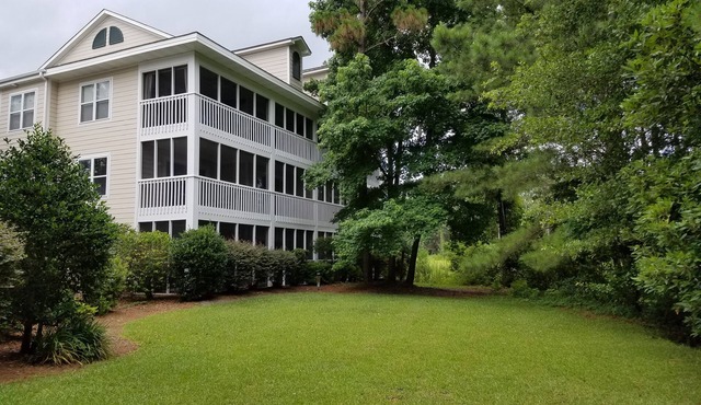 St. James Plantation Ground-Floor Villa, in Golfing and Water Front Community.