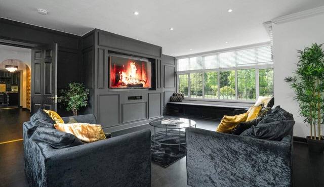 St Johns Mansion - Luxury - Versace design