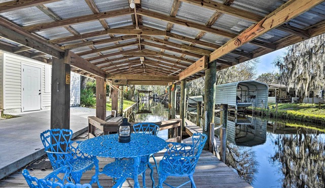 St Johns River Canal Home w/Grill!