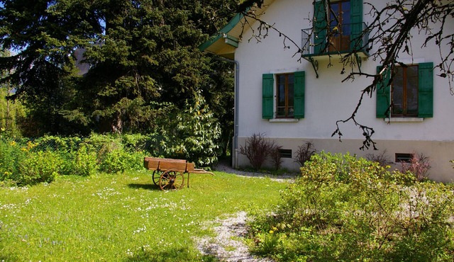 ST-JORIOZ, maison de famille, 500m du Lac, 10M de la piste cyclable, 10pers