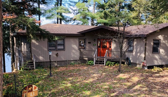 St. Lawrence Waterfront Cottage Blind Bay