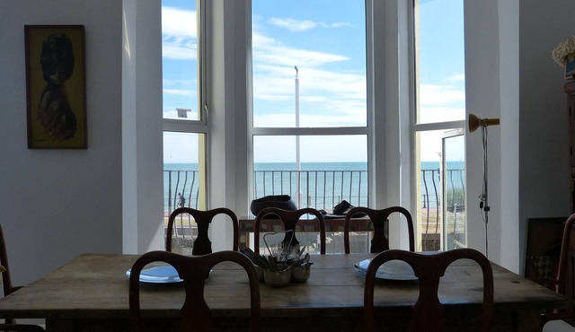 St Leonards On Sea - Seafront First Floor Flat W/Stunning Sea View