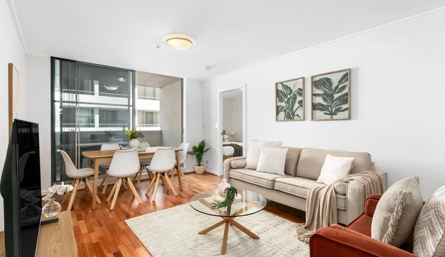 St Leonards - ATCH2 - Atchison Street - Stylish Apartment with Home Office, Walk to St Leonards Crows Nest