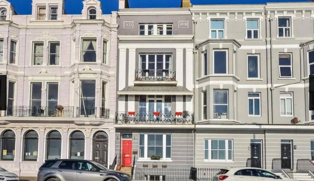 St Leonards Seaside Apartment