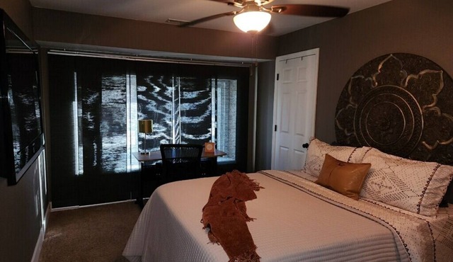 St Louis Co- Tranquil 2-bed/1 bath house -STL County-Sleeps 1-4