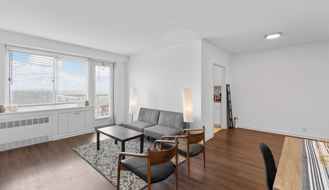 St. Louis Gem: Cozy 1BR with Balcony & Top Amenities!