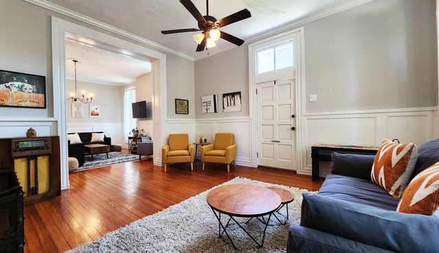 St. Louis Modern Retreat - Spacious, Family-Friendly, Convenient Location!