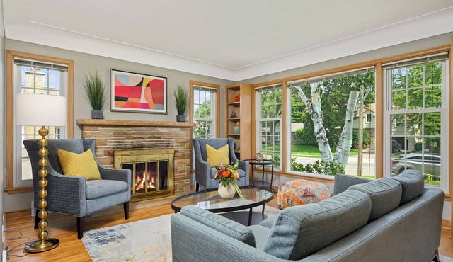St. Louis Park Stunner - updated 3BR/2BA Fireplace Garage Pet-friendly/fence