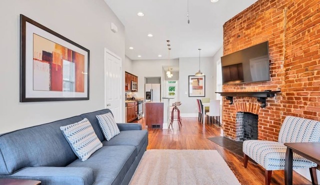 St Louis Townhome-Perfect for Groups!