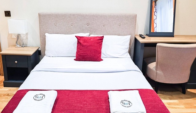 St Martins Guest House - Room 6