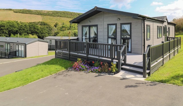 ST MAWGAN'S COVE 14, family friendly, with a garden in Mawgan Porth