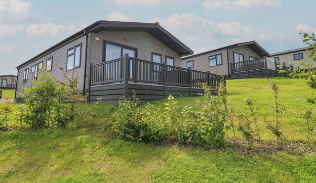 ST MAWGAN'S COVE 26, family friendly, with a garden in Mawgan Porth