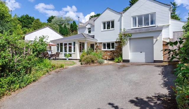 St Mellyn - Five Bedroom House, Sleeps 8