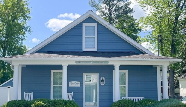 St. Michael's Premier In-Town Rental with heated pool. Pool opens 4/3