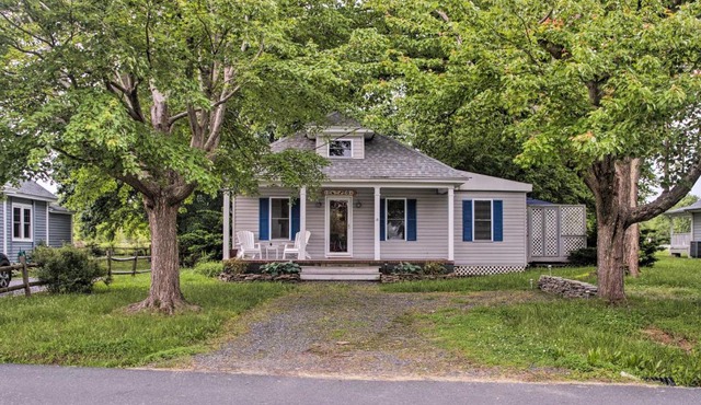 St Michaels Area Cottage - Walk to Water and Marina