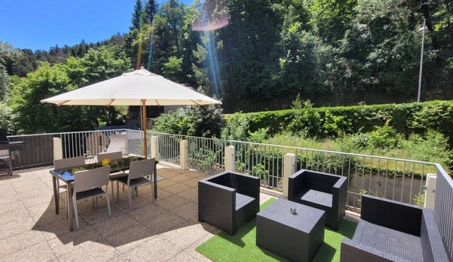 St Nectaire: Balneo apartment with large standing terrace