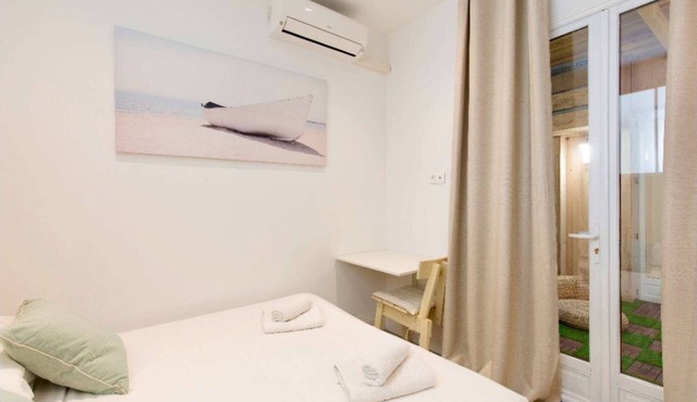 St Nicolas - Cosy "Cabane de plage" avec A/C & Patio à 10 min to Palais