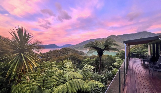 St Omer Hideaway: Love At First Sight