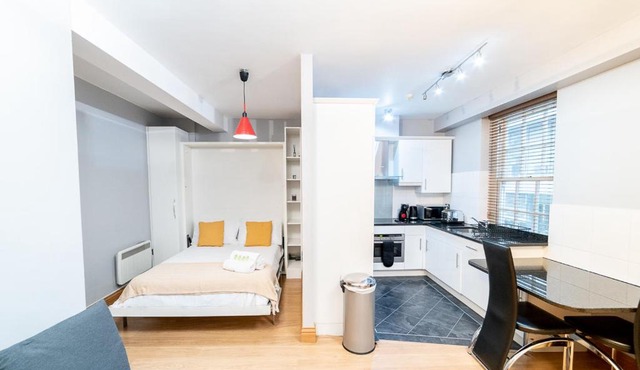 (St' Paul Cathedral) London Studio Apartment