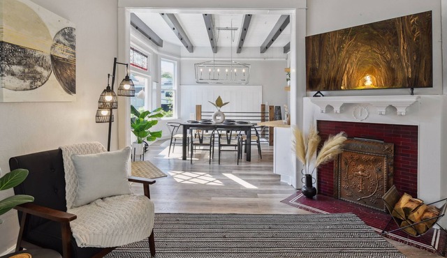 St. Paul Hidden Gem close to the Xcel Center + Airport hosted by Katrina