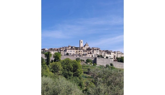 St Paul la carte postale, large independent 2-room apartment in a villa