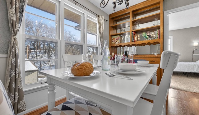 St Paul Retreat: Fireplace & Pet-Friendly