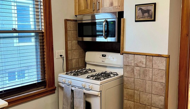 St. Paul's Cozy Retreat is a two bedroom unit located in the heart of St. Paul.