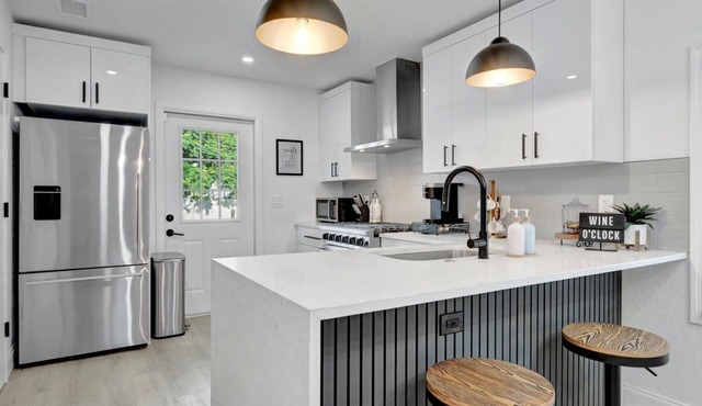 St. Pete Family Bungalow & Private Oasis