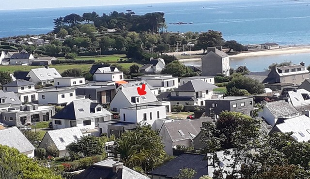 St Pol de Léon, Brittany, rooms for rent + breakfast optional