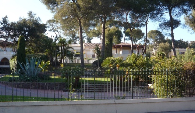 ST RAFAEL-BOULOURIS, seaside, great appartment 2room, ground floor