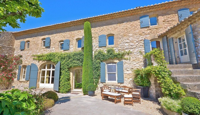 St Roch: superb farmhouse from the 18th century in the heart of Provence
