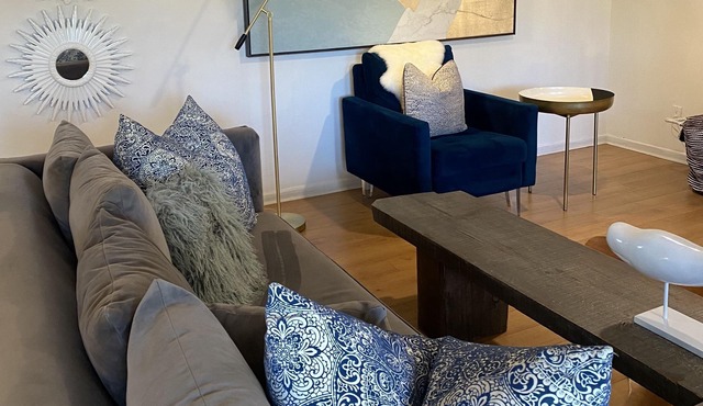ST SAUVEUR VILLAGE -spacious-1000 sq.ft. - close to all…ski till May 18!