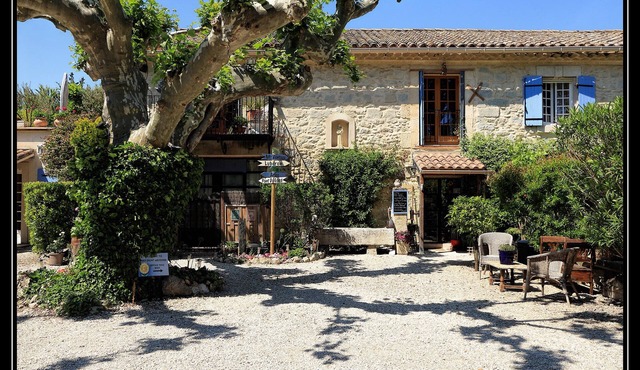 "St Sebastien" - sleeps 4, 2bed 2bath self catering Apartment heart of Provence