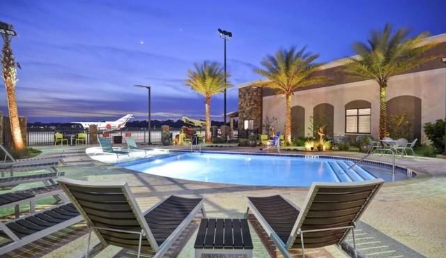 St. Simons Island's Ideal Oasis: Free Parking Near Neptune Park, Pool, BBQ