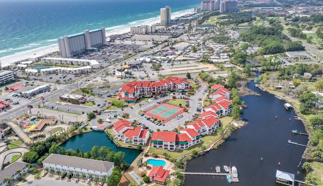 St Thomas Square By Panhandle Getaways