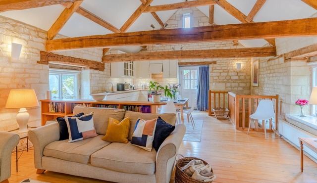 Stable Cottage at Freams Farm, Painswick - sleeps 5 guests in 3 bedrooms