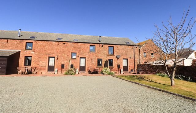 STABLE COTTAGE, family friendly, with open fire in Bolton Low Houses