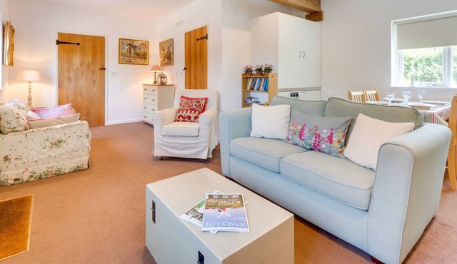 Stable Cottage in Billingshurst