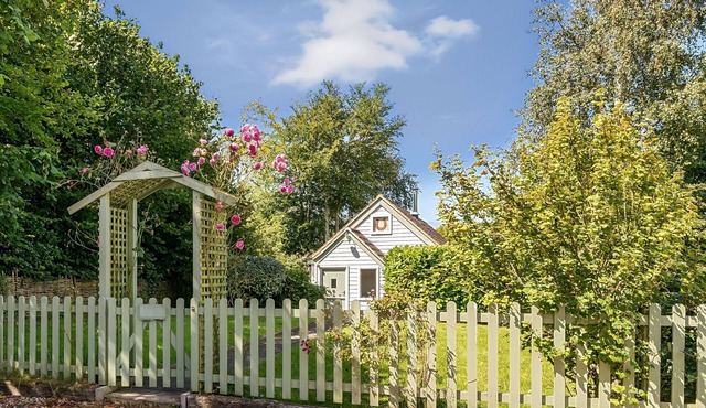 Stable Cottage - sleeps 2 guests in 1 bedroom