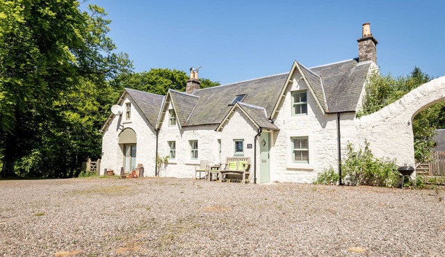 Stable Cottage Sleeps 4 (2 Bedrooms) On Scottish Country Estate