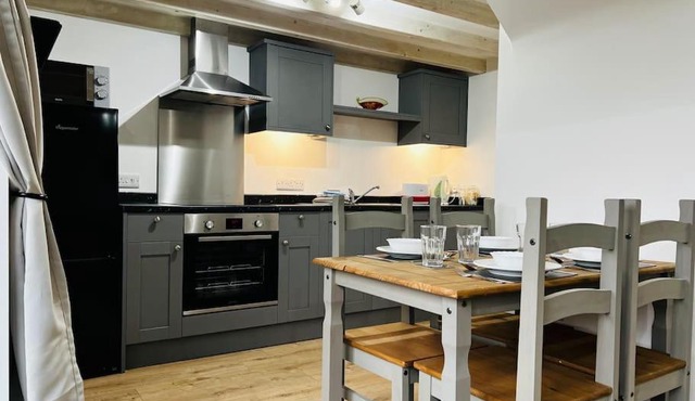 Stable Cottage with pre booked use of Indoor Swimming Pool