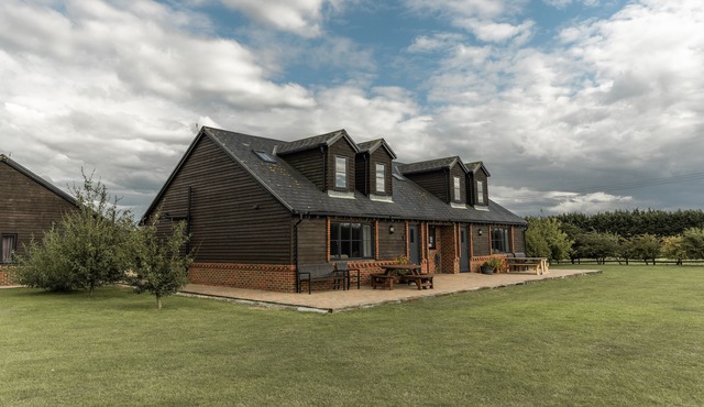 Stable Cottages - cosy home away from home accommodation