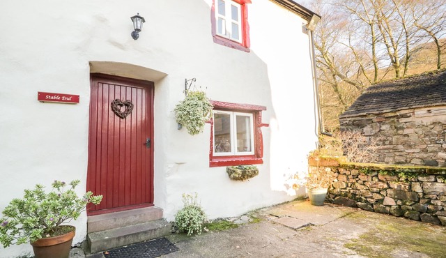 STABLE END COTTAGE, family friendly, with open fire in Nether Wasdale