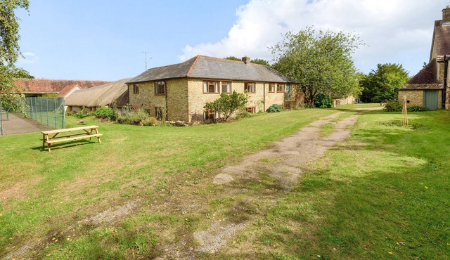 Stable House - a mkt - marketing that sleeps 6 guests in 3 bedrooms