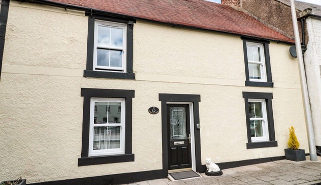 STABLE LODGE, family friendly, with a garden in Coldstream