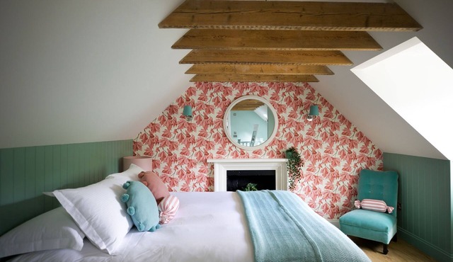 Stables Cottage, Kailzie - sleeping 2 guests in one bedroom