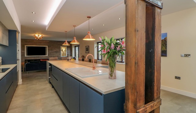 STACKYARD, pet friendly, character holiday cottage in Witton Gilbert