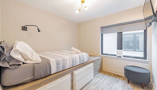 Stadium Suites - Full Bed